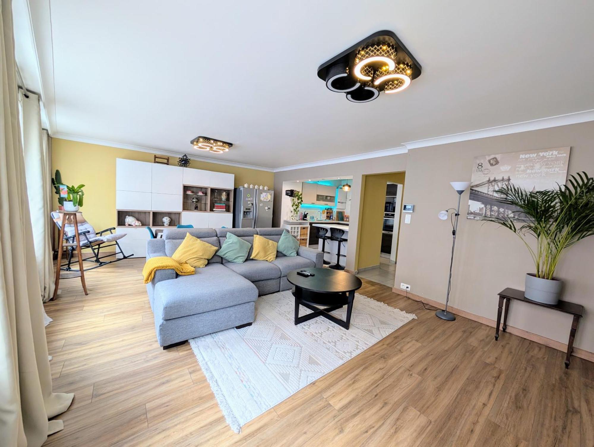 Superbe Appartement Dans Le Centre De Mons - Arivee Autonome Exterior foto